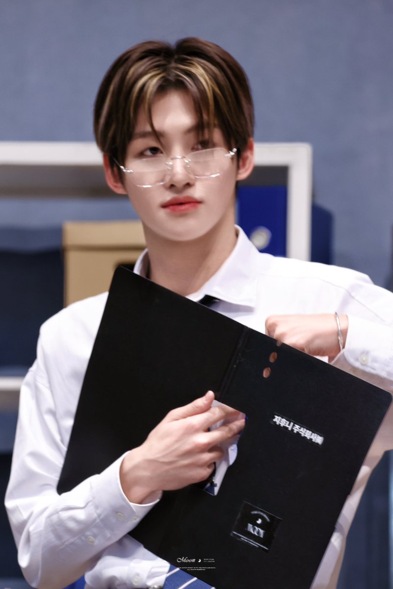 Moon_060328's tweet photo. 250123 mp
지후니 주식회사㈱🖥️

#TWS #투어스 #247WithUs #トゥアス 
#JIHOON #지훈 #한지훈 #ジフン https://t.co/bTTmVwnMRQ