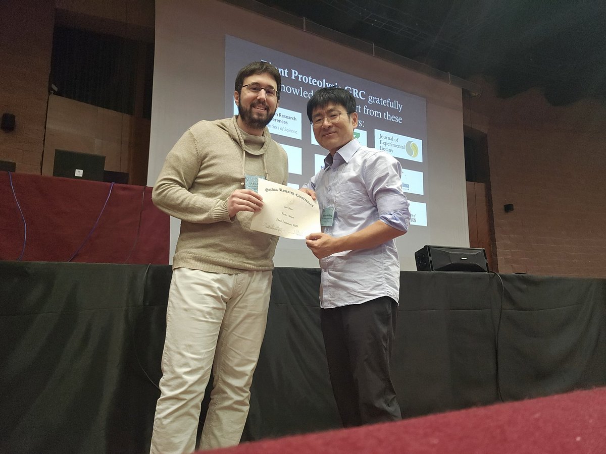 J_ATPase's tweet photo. I'm very happy to receive this prize! Thanks to Professor Byung-Ho Kang and the #plantproteolysis2025 committee for awarding my poster at #GRC. https://t.co/rxlQNifycC