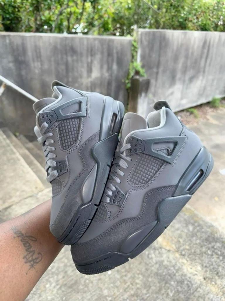 DunksFusion's tweet image. Air Jordan IV light gray 
💠💠💠
Size: 38-44
Price: 20.000
 Limited ❌