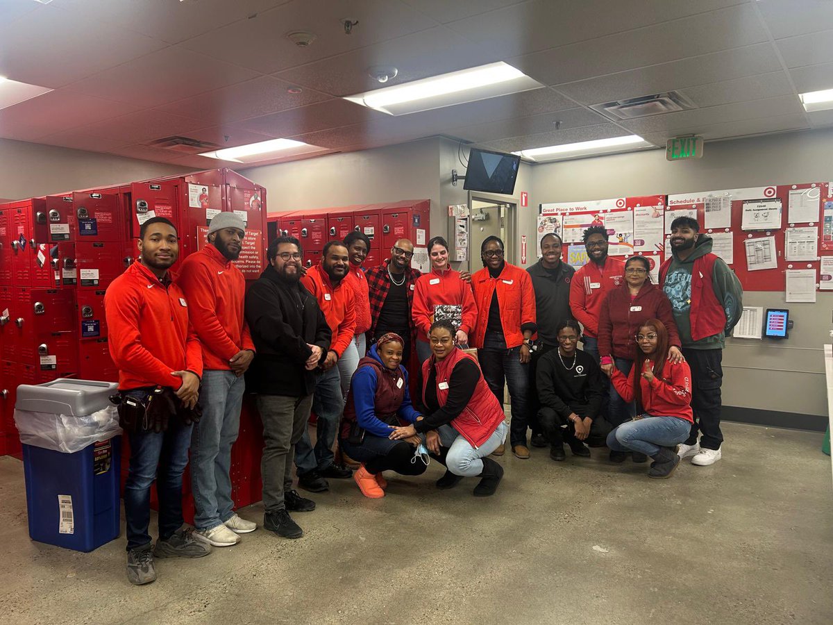 Paulina Mavrikis (@paulinamavriki1) on Twitter photo Valley! Will miss you all so much! Thanks for a wonderful 6 months! See you all soon β€οΈ <a href="/NashawnO_TGT/">Nashawn Osborne</a> Valley! Will miss you all so much! Thanks for a wonderful 6 months! See you all soon β€οΈ <a href="/NashawnO_TGT/">Nashawn Osborne</a>