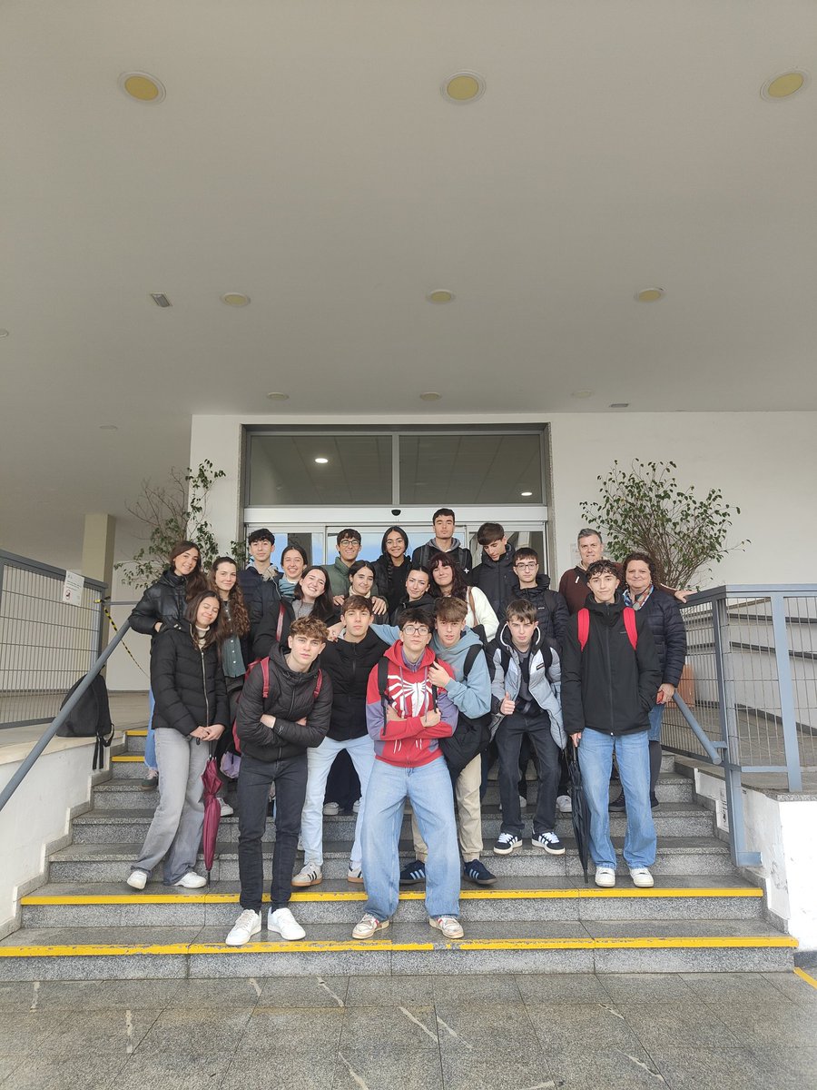 InvestigaUS's tweet image. Mañana de visita y talleres en #CITIUS Celestino Mutis con el alumnado del IES Los Álamos 👩🏽🔬🧪
citius.us.es/web/divulgacio…
#DivulgaUS @unisevilla