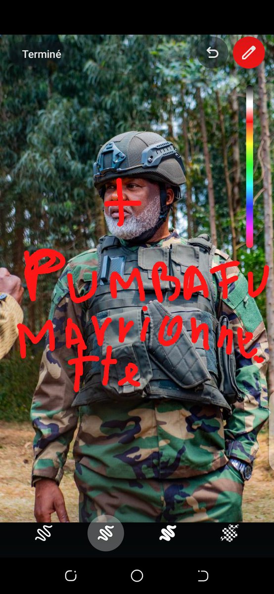 JosephMbom95001's tweet image. Celui-ci ce un #Marionnette, #Télécommande #utiliser par #kagame 😂 
Fin X