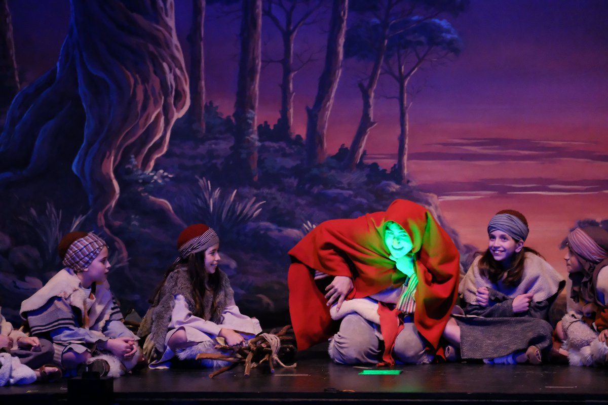 🎭 Els #PastoretsMataró s'acomiaden diumenge i s'acosta el moment de...

📖 L'últim pròleg...

💍 L'últim casament...

🎶 L'últim Ball de les Pedretes...

🗣 L'última rondalla...

⌛ No et perdis la darrera representació!

🎟 Entrades 👇 
salacabanyes.cat

📸 <a href="/Enriclucena/">Enric Lucena</a>