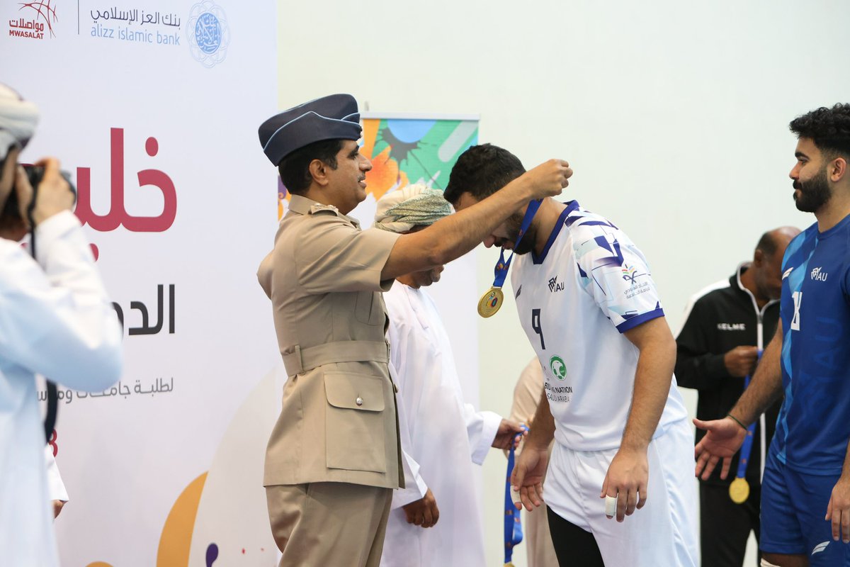 hashem8561's tweet photo. الحمد لله رب العالمين

المركز الاول في البطولة الخليجية لكرة الطائرة على مستوى الجامعات 🥇🏆 #IAU #جامعة_الإمام_عبدالرحمن_بن_فيصل https://t.co/e5QTwzfGSr