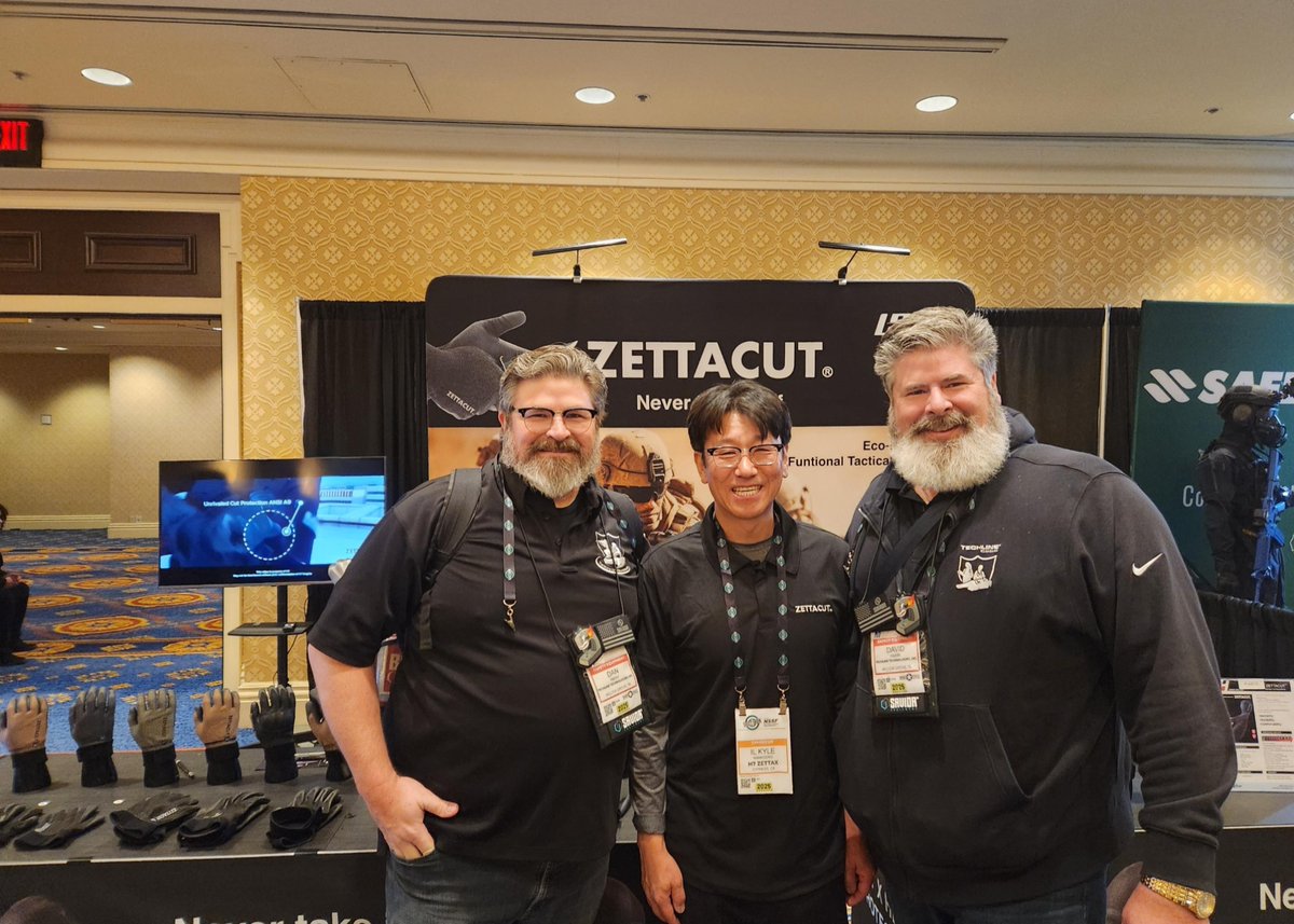 techlinetrauma's tweet photo. Techline knows quality! We're always on the lookout for new, innovative products and these Zettacut gloves are amazing! Totally cut resistant, you can grab and hold a knife blade. Wild! @H7_Zettacut#cutgloves #zetta #safehands #tacticalgloves #techlinetrauma #techline #trainmore https://t.co/LRNTCe3oIR