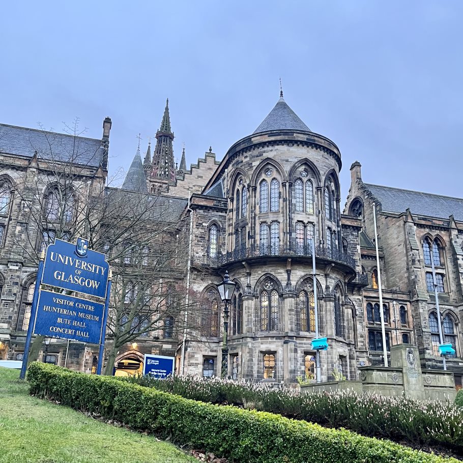 University of Glasgow (@uofglasgow) on Twitter photo IMPORTANT: RED WEATHER WARNING ⚠️
Due to a <a href="/metoffice/">Met Office</a> red weather warning in place for tomorrow (Friday 24 January), we are cancelling all face-to-face teaching and assessments for the day across all campuses.
Any in-person meetings and events are also cancelled.
Colleagues IMPORTANT: RED WEATHER WARNING ⚠️
Due to a <a href="/metoffice/">Met Office</a> red weather warning in place for tomorrow (Friday 24 January), we are cancelling all face-to-face teaching and assessments for the day across all campuses.
Any in-person meetings and events are also cancelled.
Colleagues