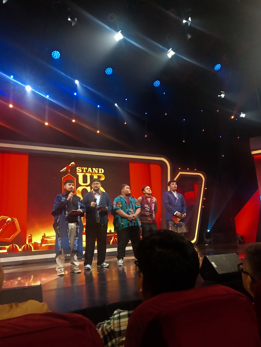 salsatuduatigaa's tweet image. Karena gapernah dapet tiket dari Mas Par, akhirnya war di app #MyValue Pertama kali nonton live suci 11, semua komikanya mantep!😭 pegel banget rahang gua ketawa muluuuuu. happy banget! apalagi ga sendirian nontonnya wkwk kiw bisa kaliiii show 5 @Miminwashere
#suci11kompastv