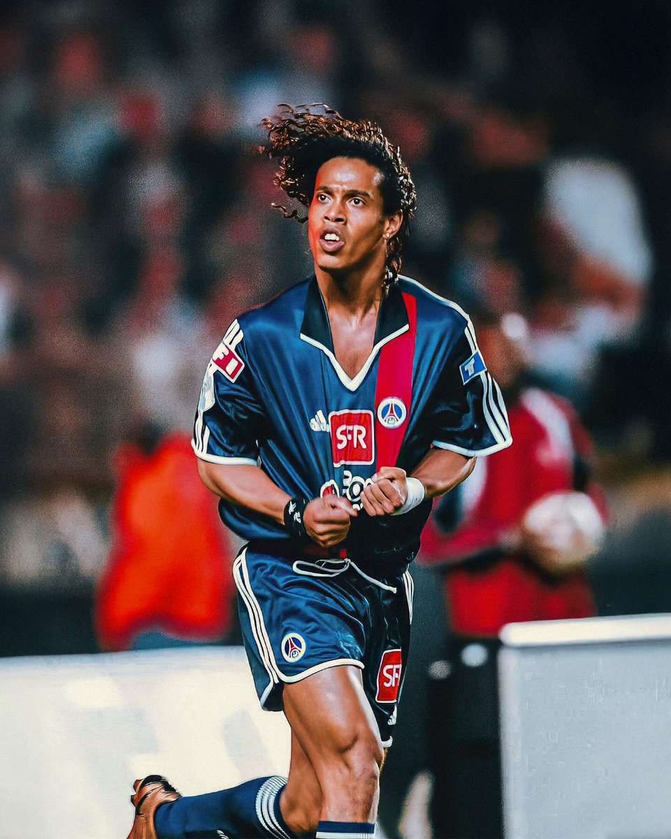 10Ronaldinho's tweet image. #TBT La magie à Paris 
@PSG_inside 🔴🔵