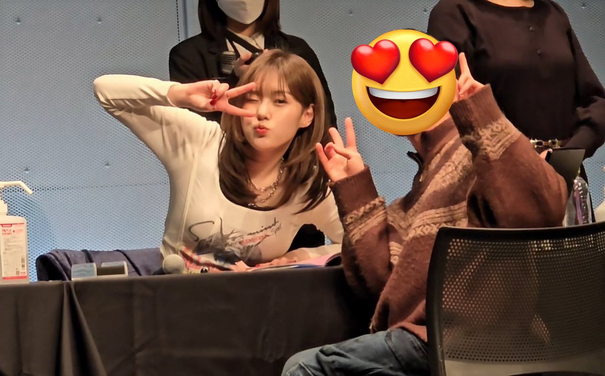 tsujipan's tweet photo. チェヒョンきょうもありがとう
いつも可愛いって言ってくれるのなんで？？？ㅋㅋㅋㅋㅋ

#케플러 #김채현 #채현 #CHAEHYUN #チェヒョン https://t.co/76eGlFU66I