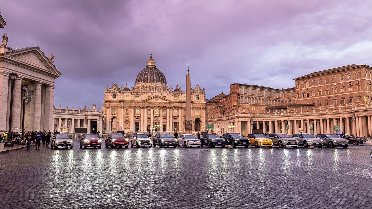 Hyundai Italia (@hyundai_italia) on Twitter photo Ieri a Roma, nel cuore della capitale, si è svolto 'From 100% to 5%', un test organizzato da <a href="/Motor1italia/">Motor1.com Italia</a> con l’obiettivo di misurare l’efficienza delle auto elettriche in condizioni di guida reali.
Con Hyundai INSTER, abbiamo partecipato al test. Stay tuned per i risultati! Ieri a Roma, nel cuore della capitale, si è svolto 'From 100% to 5%', un test organizzato da <a href="/Motor1italia/">Motor1.com Italia</a> con l’obiettivo di misurare l’efficienza delle auto elettriche in condizioni di guida reali.
Con Hyundai INSTER, abbiamo partecipato al test. Stay tuned per i risultati!