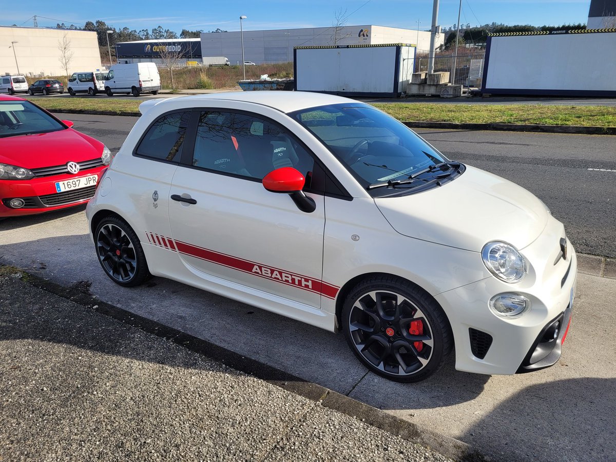 JuanCVezVazquez's tweet photo. Pensando en @david_bonilla ¿os imagináis un patrocinio de la #TRG25 por parte de @Abarth_es
Ellos nos saben la cantidad de bombo que se les da y gratis... deberían patrocinar la @tarugoconf https://t.co/ViSQaCWnGp