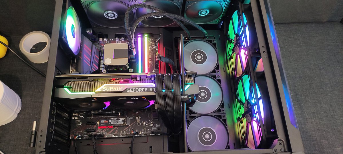 IbrahimRfg's tweet photo. @msigaming #RTX50 time to get 5080 #msiVANGUARD 
This is my current 3080 😍 https://t.co/fI6fqOueAy
