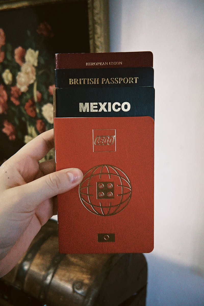 Why yes… I am a woman of culture 😆 #LegoPassport
