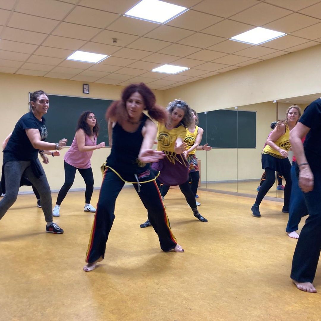 LaTorzida_'s tweet photo. Cuando bailas no hay Blue Monday
#loslunesebaila #torzida #torzidadanza #elcuerpazo #Bluemonday https://t.co/s1JpgGV4YO