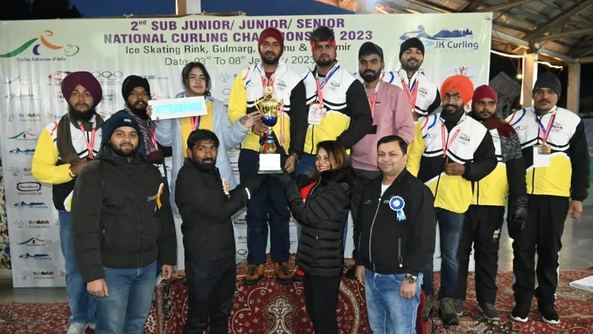Fadiya_Khurram's tweet photo. J&amp;K shines at the National Curling Championship in #Gulmarg, winning three gold medals! A proud moment for the region as athletes showcase their skill and #determination on the national stage. 🥇🏅 #Curling #JKPride #NationalChampionship https://t.co/TtwEdDU2xQ