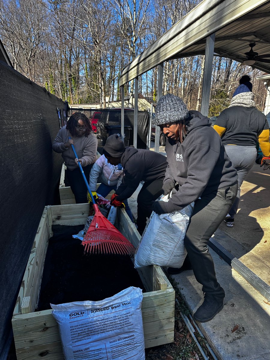 BCDICarolinas's tweet image. We extend a heartfelt THANK YOU to all the volunteers who joined us in honoring Dr. King’s legacy through service. 

Dr. King’s dream of a beloved community lives on through moments like this—where we come together in unity, love, and action. 

#GoodForMe #TogetherWeWill