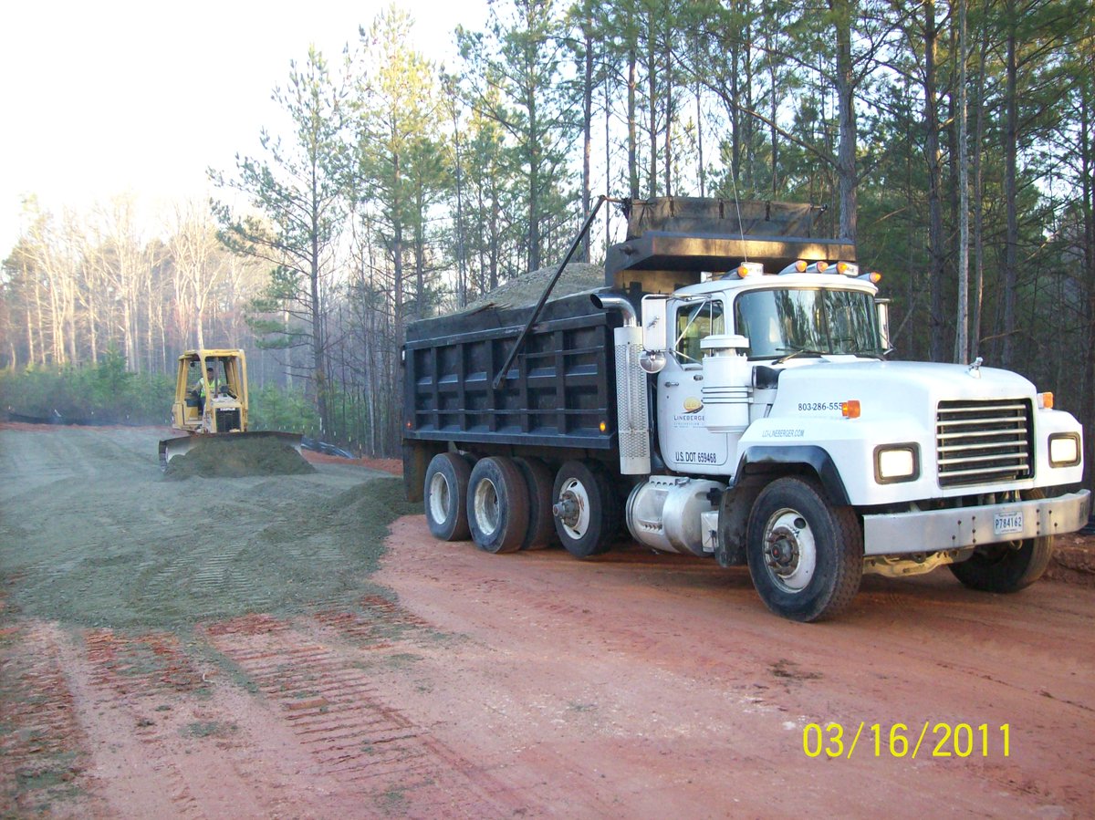LinbergerLCI's tweet photo. Happy Tuesday!

On this Throwback Tuesday we have a picture of our trucks from 2011 to now! Our trucks used to be primarily white, now majority of them are yellow! Do you remember when LCI trucks were white? Let us know in the comments!

#ThrowbackTuesday #14yearsago https://t.co/0mO6EDnUlX