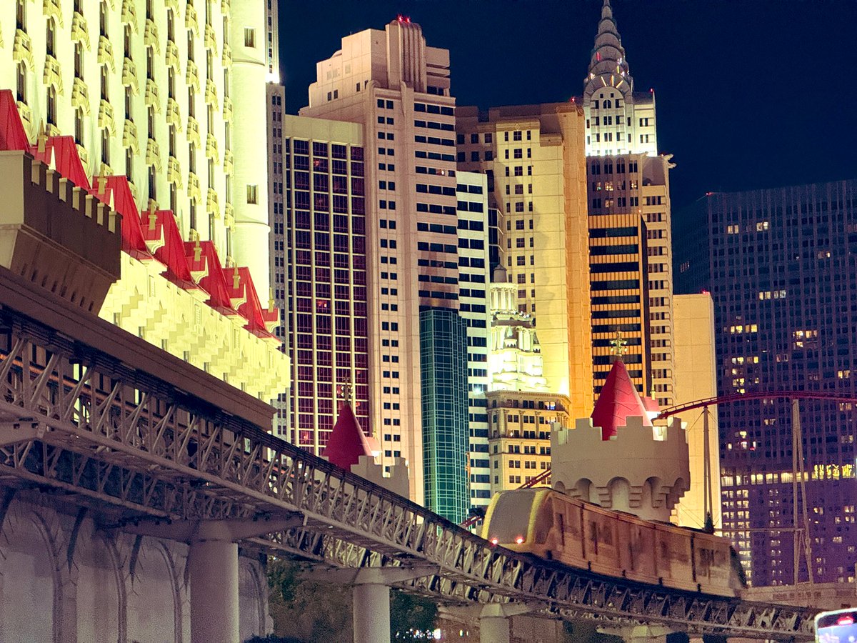 MakesJakes's tweet photo. Finally in Las Vegas 🎰 https://t.co/ShpwnTm469