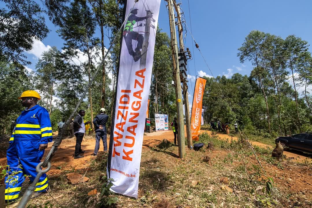 KindikiKithure's tweet photo. SHINYALU, KAKAMEGA COUNTY, KENYA 
TUESDAY, JANUARY 21, 2025

Commissioning of Lukhumbi Village Electrification project by President William Ruto in Shinyalu Constituency, Kakamega County. https://t.co/t0oSKJXcAb