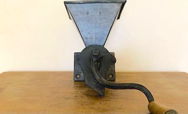 VintageKitchen_'s tweet photo. Imagine the coffee you could grind in this magnificant #antique Kenricks No 5 cast iron grinder. https://t.co/LmHwuAgIvh
Mount it on the wall for a real talking point.
#coffeegrinders #coffeelovers #throwbacktuesday https://t.co/GGZVie4juo