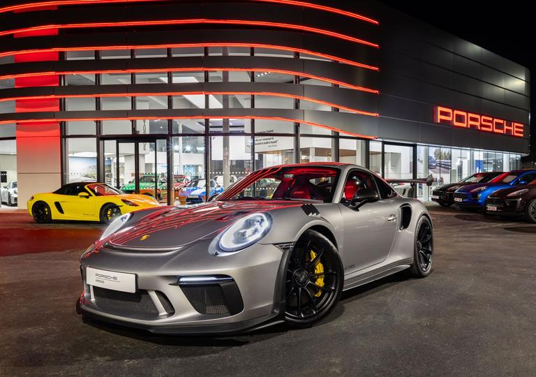 OmologatoUK's tweet photo. JOIN US!

February 23rd at Porsche Centre High Wycombe for the launch of the WEISSACH® Chronograph.

Details HERE : https://t.co/qdSQAEHkQt https://t.co/0aQ7kJOcAU