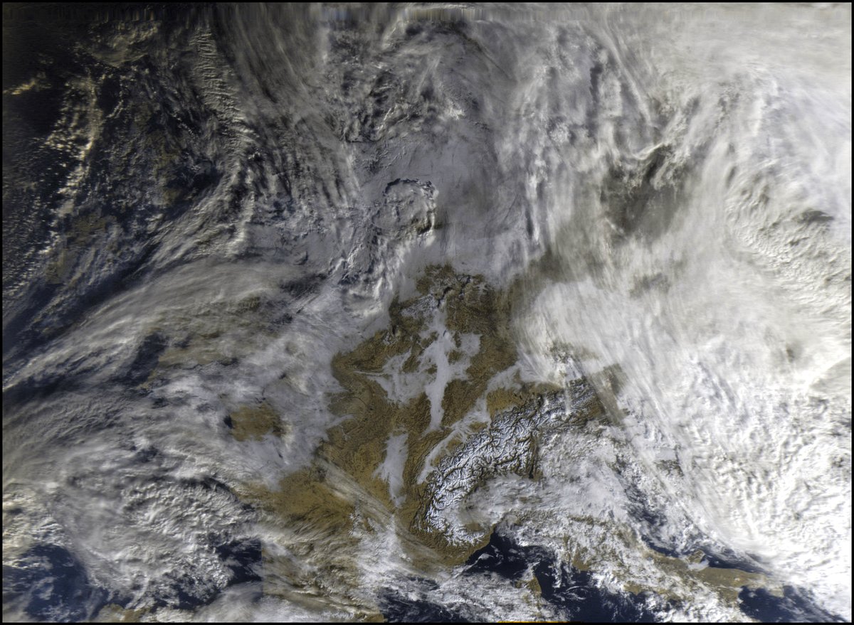 r_mcoy's tweet photo. #MeteorM23 42º E #MeteorM24 39º W @Nooelec #qfh @SDRPlay #rsp1a @aang254 #satdump @AEMET_Cantabria Retrato de la Gran Llanura Europea, el #MacizoCentral #Alpes y la cuenca del #Rodano. De otra #IslasBritánicas e #Islandia al completo. Saludos!
https://t.co/n3vqKQ9JI2 https://t.co/D2JXJCTXKr