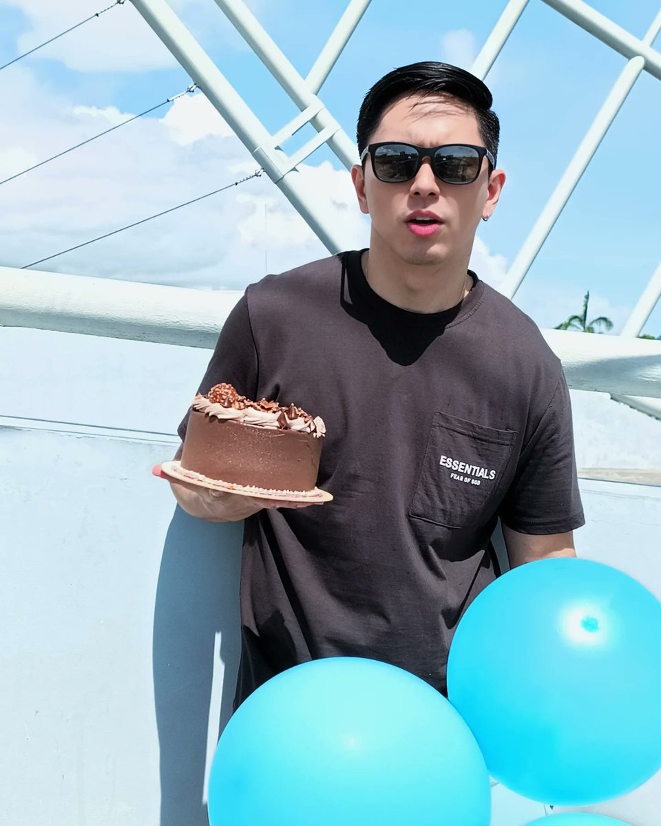 jughead1020's tweet photo. 40th https://t.co/Jp5rgKnuo3