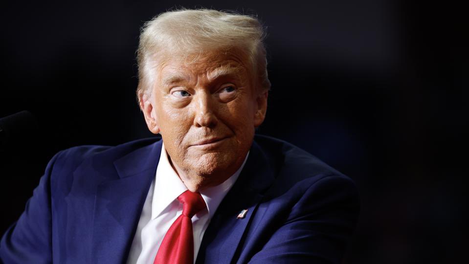 Xthenewmedia's tweet image. This is a sign of a scambag for sure. How come he robbed USA and then be able to do this. Family and self pardons should be null and void.
What are @realDonaldTrump going to do with this robber @JoeBiden
#Biden #Trump #ElonMusk #DOGE