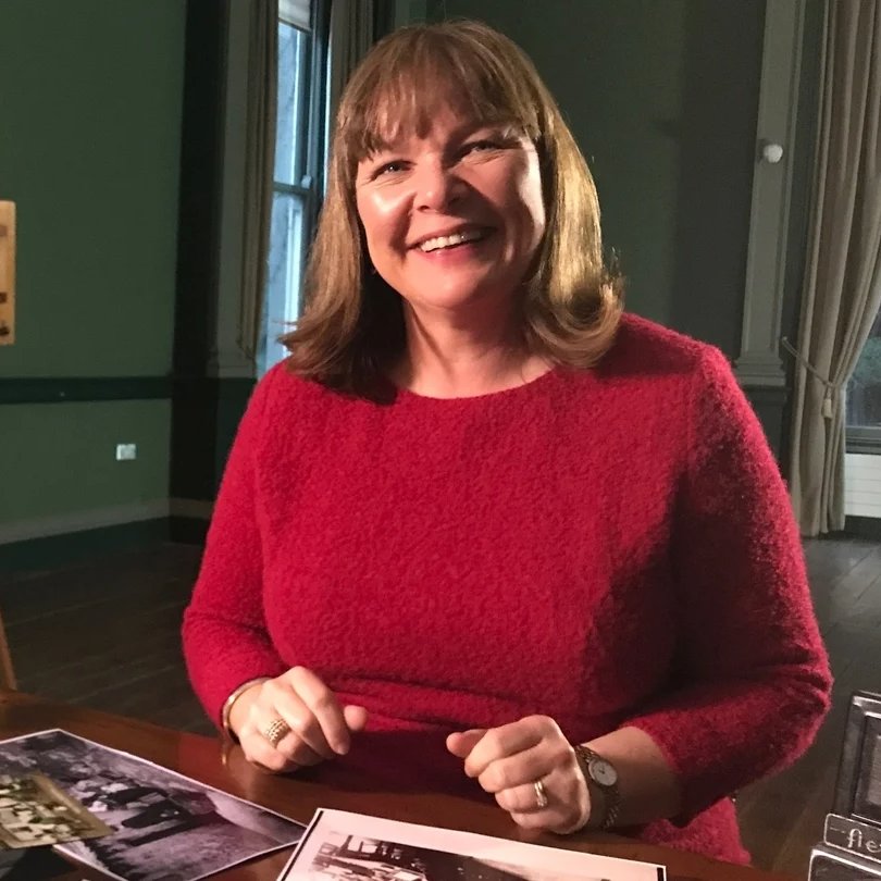7LATG4's tweet image. 7LÁ anocht ar @TG4TV ag 8pm le @mairinnighadhra

▶️Rialtas nua agus Taoiseach le ceapadh amárach - @daracalleary / @PearseDoherty #Rialtas

▶️Donald Trump mar Uachtarán na Stát Aontaithe Mheiriceá den dara huair - Dr Úna Ní Bhroiméil / Diarmuid Mac Suibhne #USAElection2024