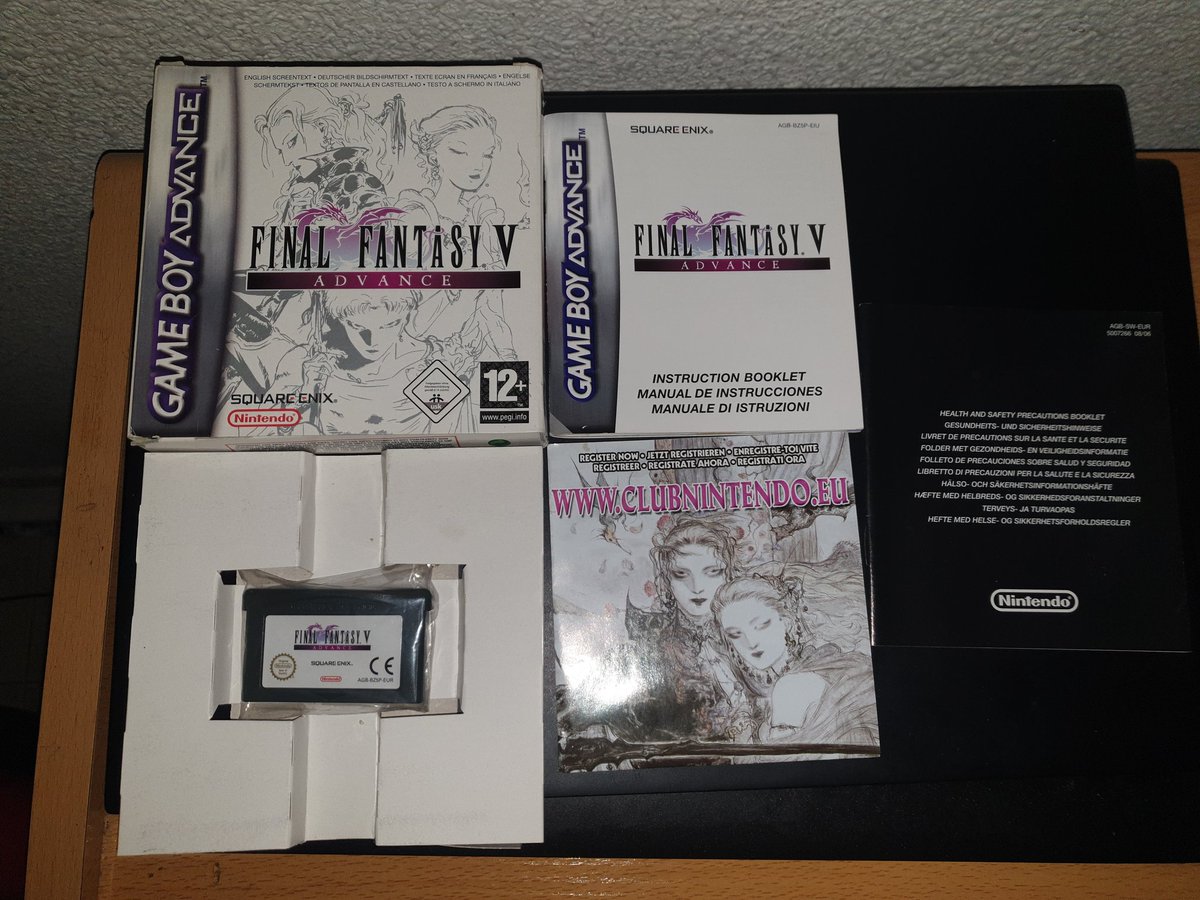 Ericjcf98's tweet photo. Por 130€ me llevo por fin este Final Fantasy V ya queda poquito para acabar la coleccion. https://t.co/LhTMNxAM57