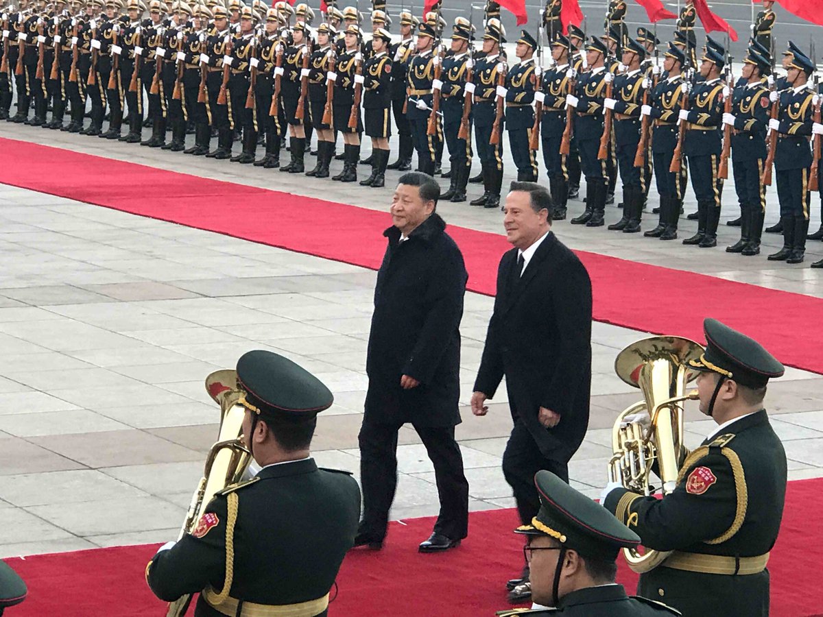 JDPapadimitriu's tweet image. Panamá siempre ha sido aliado de USA y por la culpa de JC Varela y su egocentrismo y aspiración personal de hacerse él más vivo con los americanos nos ha puesto en la mira de Trump. ¿Ahora nos toca defender nuestra soberanía por el desacierto diplomático de él y su gobierno?