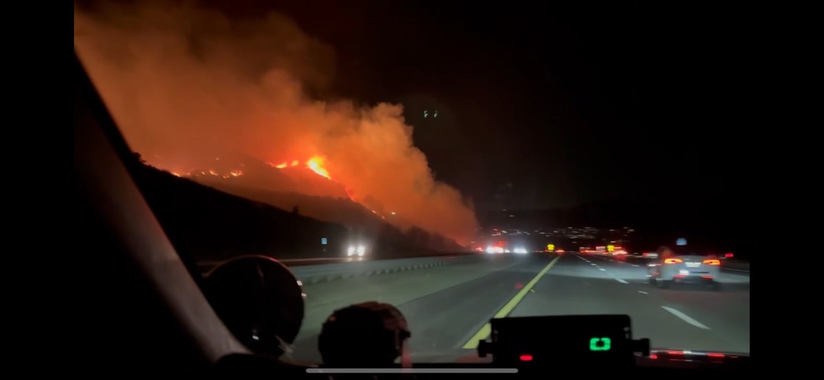 CHP_Oceanside's tweet photo. ** Lilac Fire**
80.1 acres/ 10% containment
Location: West of I-15/ Old Highway 395, north of W Lilac Rd, Bonsall

Closures along Old Highway 395, Camino Del Rey and W Lilac Rd. Evacuation Point is located at Castle Creek Country Club located at 8797 Circle R Dr. Escondido https://t.co/aYxFhOHsmM