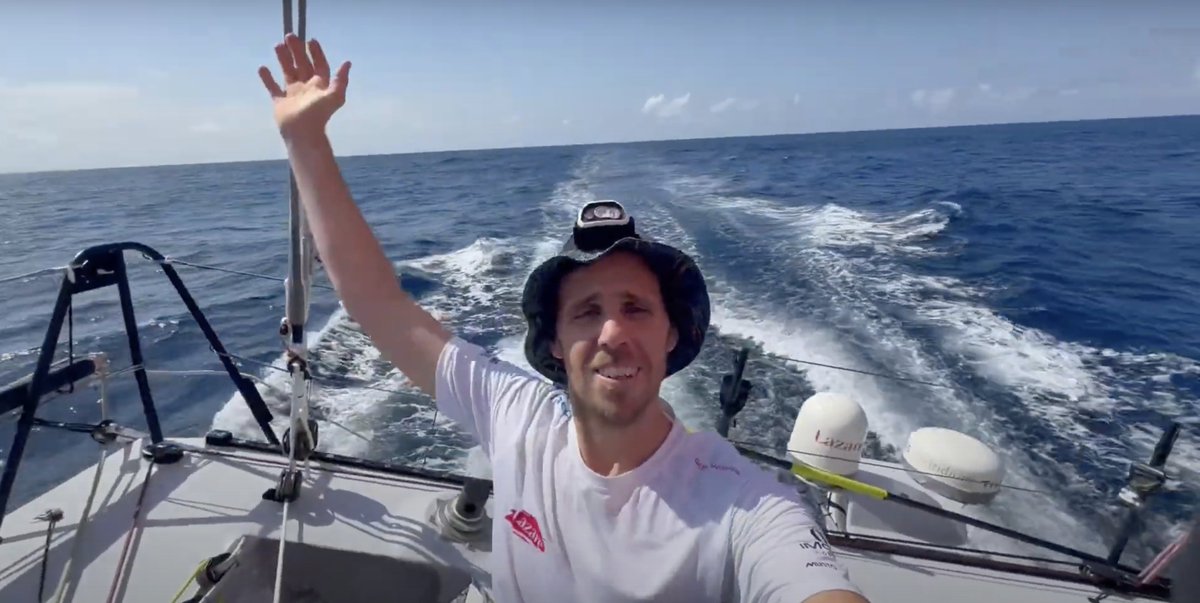 Il l’avait passé dans un sens il y a 2 mois, il le repasse à nouveau dans l'autre ! L’EQUATEUR ! Encore une belle étape pour l’Imoca Lazare qui est en train de boucler la boucle petit à petit. Place au pot-au-noir désormais et tout son lot de surprise 🫣
🎥youtu.be/S0MrT97v7xw
