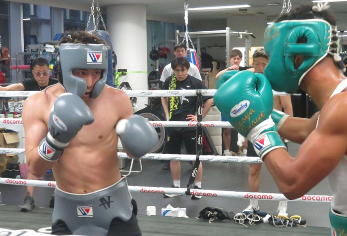 LeSparring's tweet photo. 🇫🇷 Les meilleurs sparrings de Naoya "The Monster" Inoue en vidéo ! 👹

🏴󠁧󠁢󠁥󠁮󠁧󠁿/🇺🇸 Naoya “The Monster” Inoue's best sparrings on video ! 👹

Installez vous et profitez de 8 des meilleurs sparring du Monster, et je vous promets que vous allez être choqué du niveau...🇯🇵

- THREAD - https://t.co/cBt7kmgHgu