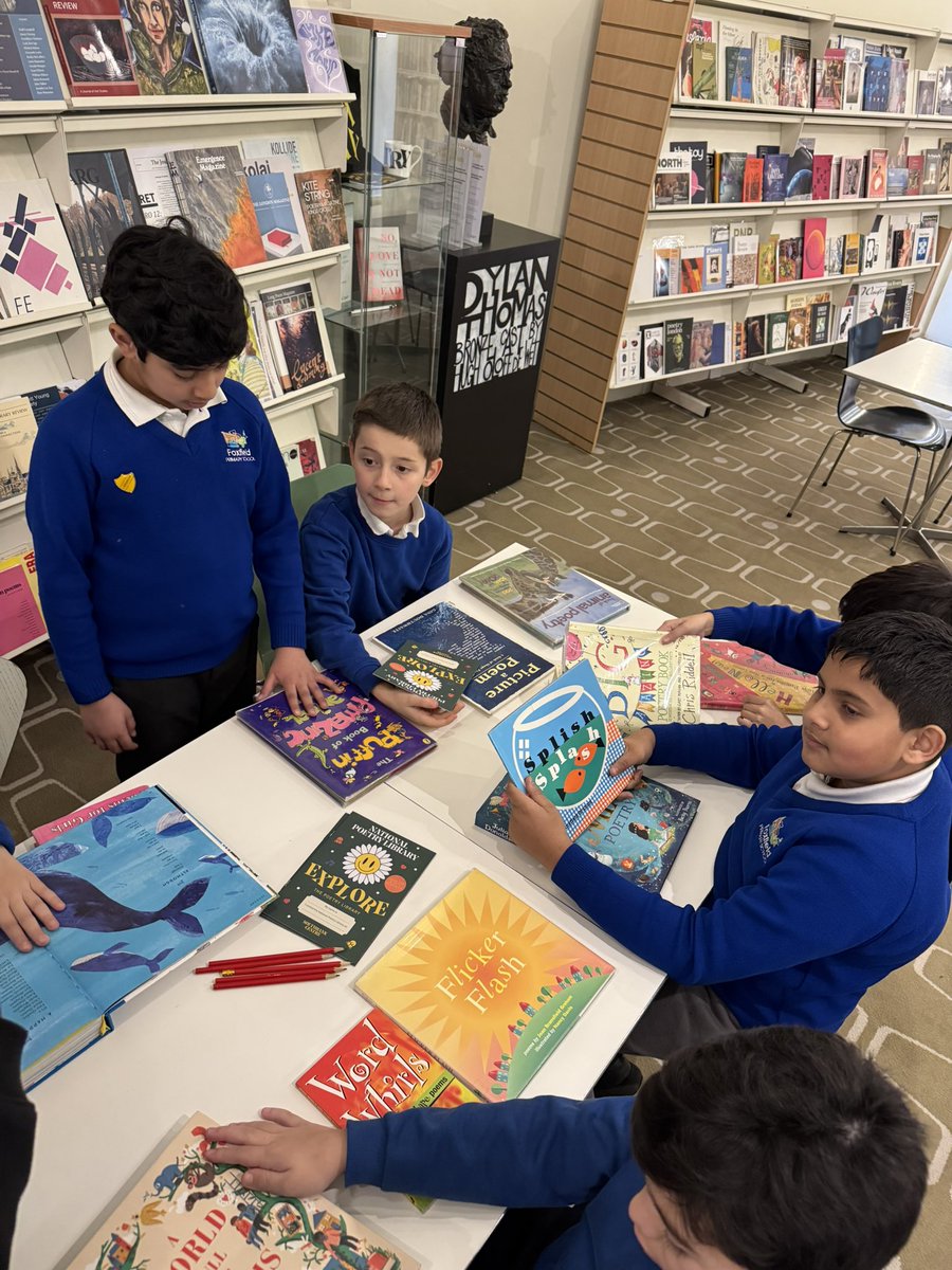foxfield's tweet photo. A big thank you to Will and everyone at the @natpoetrylib for an amazing visit! The children had a great  time exploring the library and learning about all things poetry! 📚 https://t.co/o1dS0c7LdR