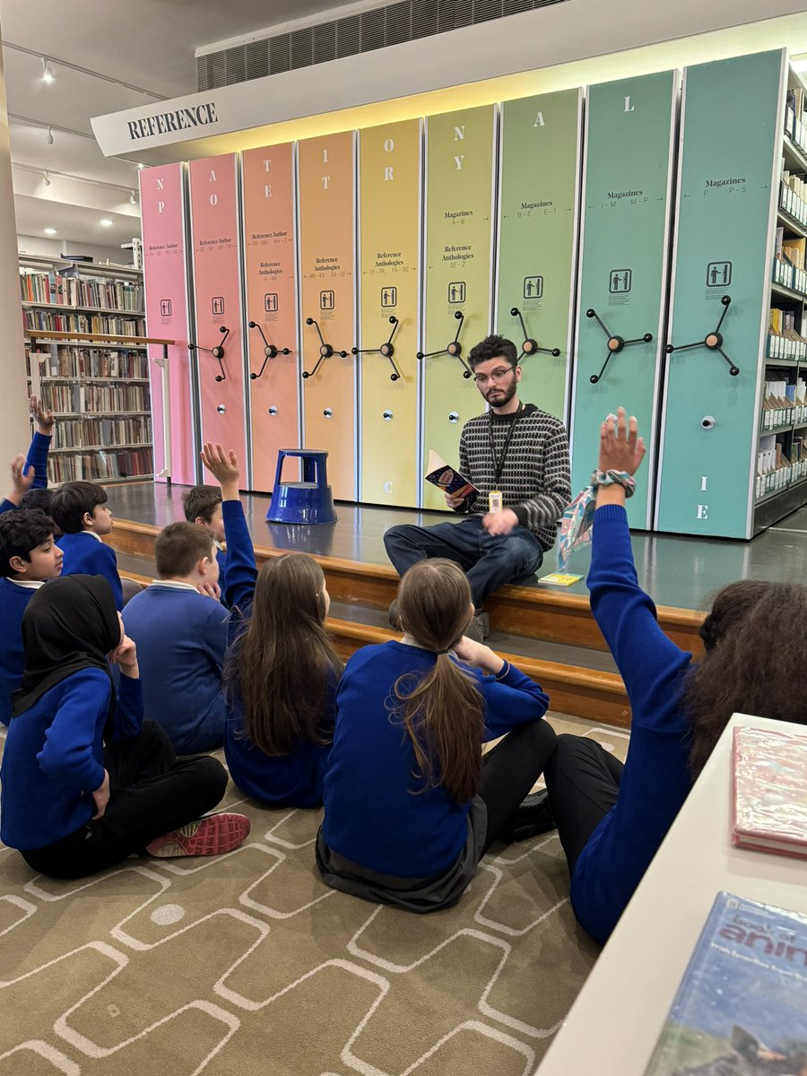 foxfield's tweet photo. A big thank you to Will and everyone at the @natpoetrylib for an amazing visit! The children had a great  time exploring the library and learning about all things poetry! 📚 https://t.co/o1dS0c7LdR