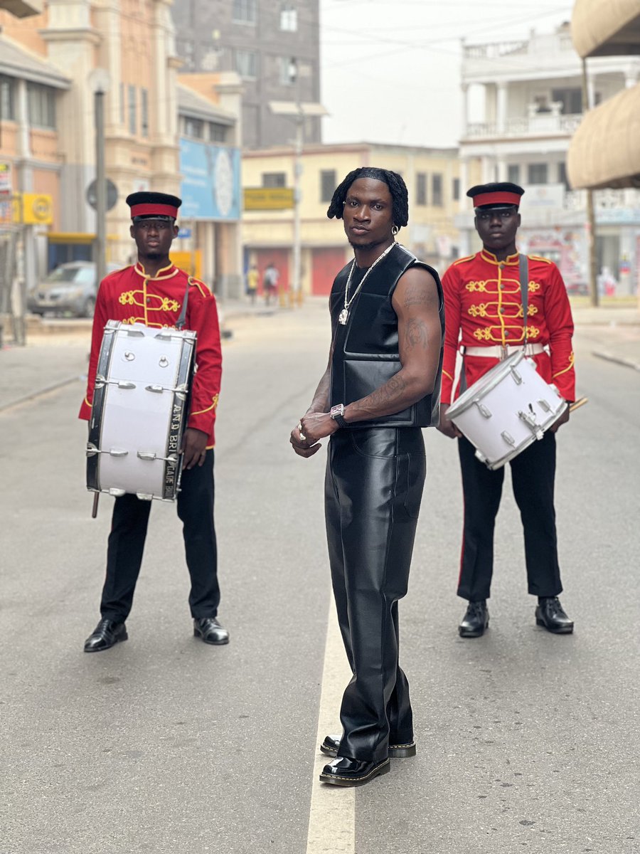 starteeofficial's tweet photo. #APALAPIANO OFFICIAL MUSIC VIDEO LORDING 💯

COMMENT 🔥 IF YOU ARE READY 

#TUTUTUEIN 🖤🦅

#AREPADERECORDS https://t.co/Jftr3mMAp8