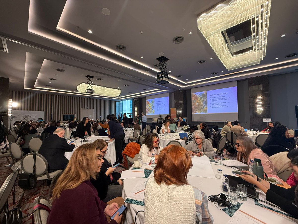 ♀️Gender must be at core of all our programmes!
At the 🌍 Gender practice meeting, <a href="/UNDP/">UN Development</a> in 🇲🇲🇾🇪🇱🇾🇺🇦🇸🇸 share how they empower women in crisis settings. 

🔑 lessons:
👉More crisis anticipation &amp; prevention
👉Women's representation isn’t  enough
👉Partner w/ private sector &amp; CSOs