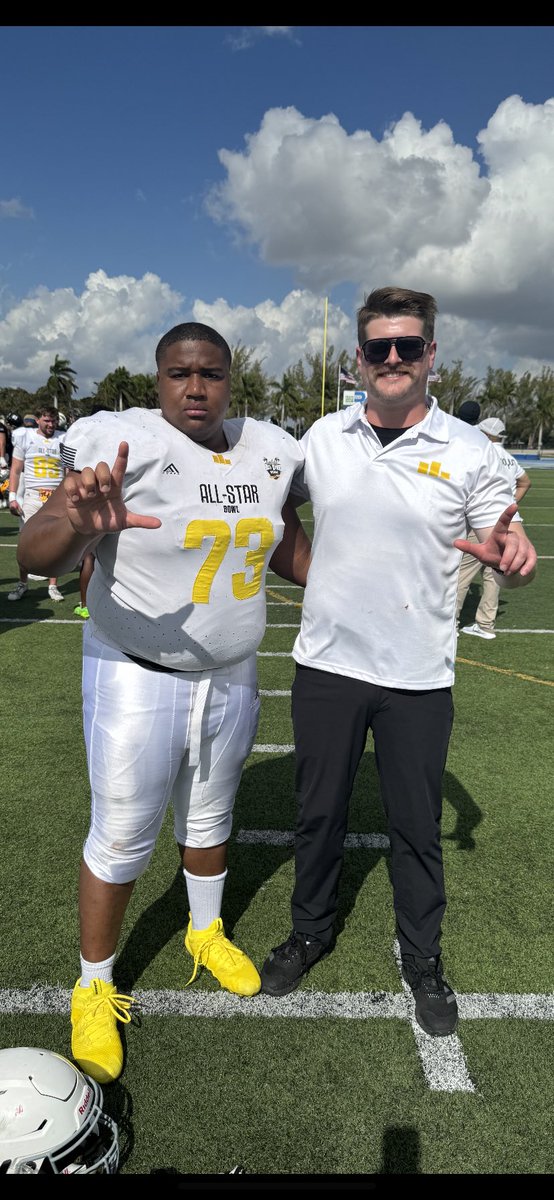 Beastmode639's tweet photo. Last 4/5 Days was overwhelming and incredible. Thank you @PodyumBowl &amp; Miami,FL for giving me an opportunity to showcase my skills. What a Week‼️💯

Me &amp; @CoachWChristian representing @LUBoysFootball @LangstonSports 🦁🧡💙
#SENIORBOWL #MIAMI #EARNYOURLEVEL https://t.co/T54Mwa3Yq0