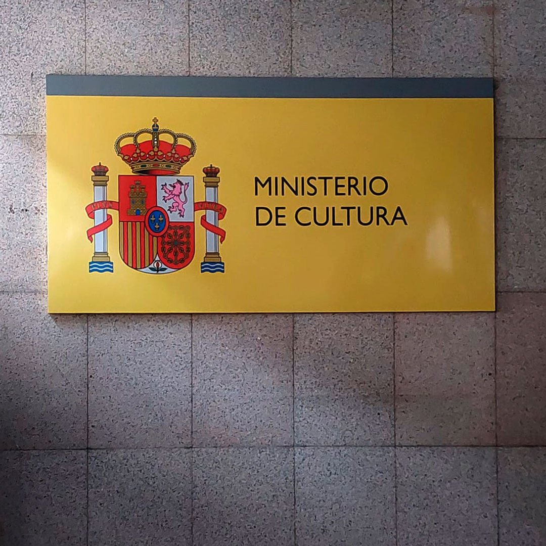 Col·legi Oficial de Disseny Gràfic de Catalunya (@dissenygrafic) on Twitter photo Avui a Madrid, <a href="/culturagob/">Ministerio de Cultura</a> Ministeri de Cultura, coneixent-nos més i buscant sinergies, aliances i oportunitats, amb el desig de convertir-les en realitats. 20 anys de treball i lluita pel disseny, els seus professionals i els seus usuaris, i continuem!
#codgc Avui a Madrid, <a href="/culturagob/">Ministerio de Cultura</a> Ministeri de Cultura, coneixent-nos més i buscant sinergies, aliances i oportunitats, amb el desig de convertir-les en realitats. 20 anys de treball i lluita pel disseny, els seus professionals i els seus usuaris, i continuem!
#codgc