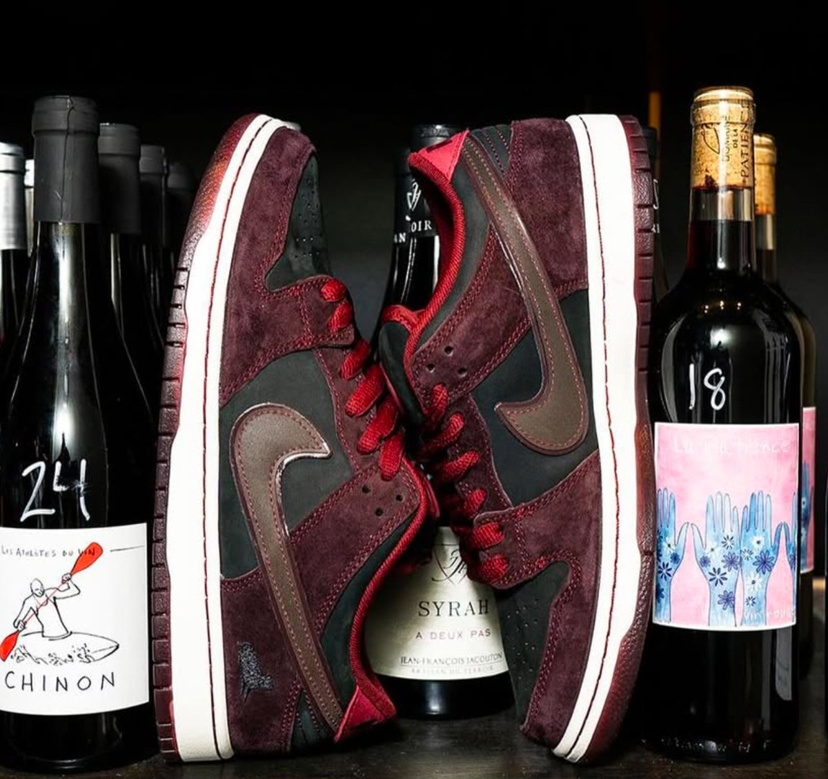 SNKR_TWITR tweet media