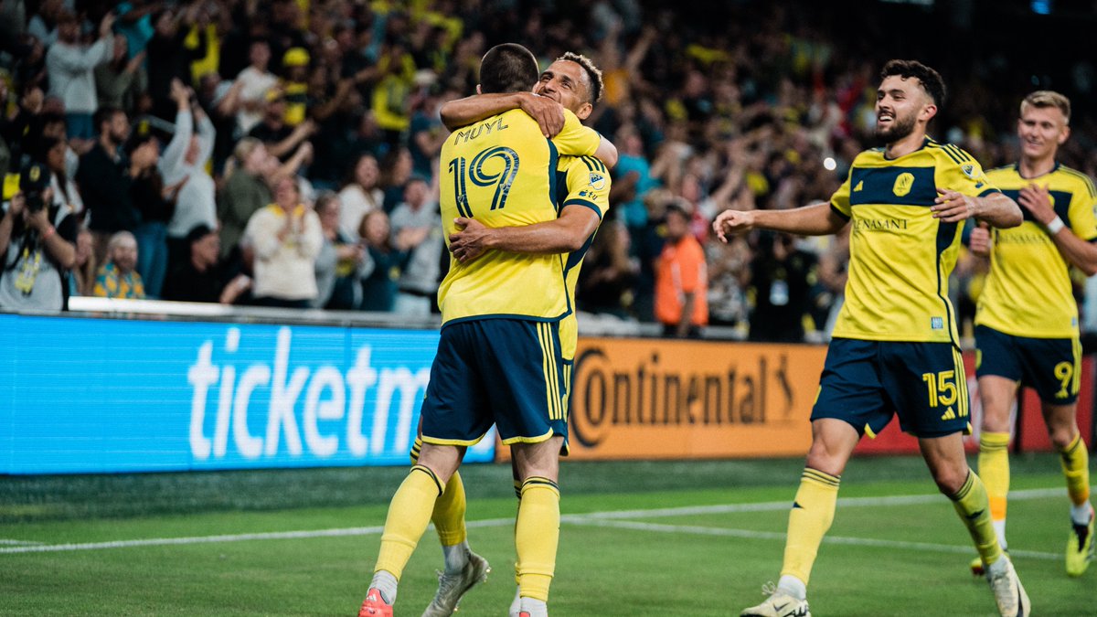 NashvilleSC's tweet image. Happy National Hugging Day 🫂