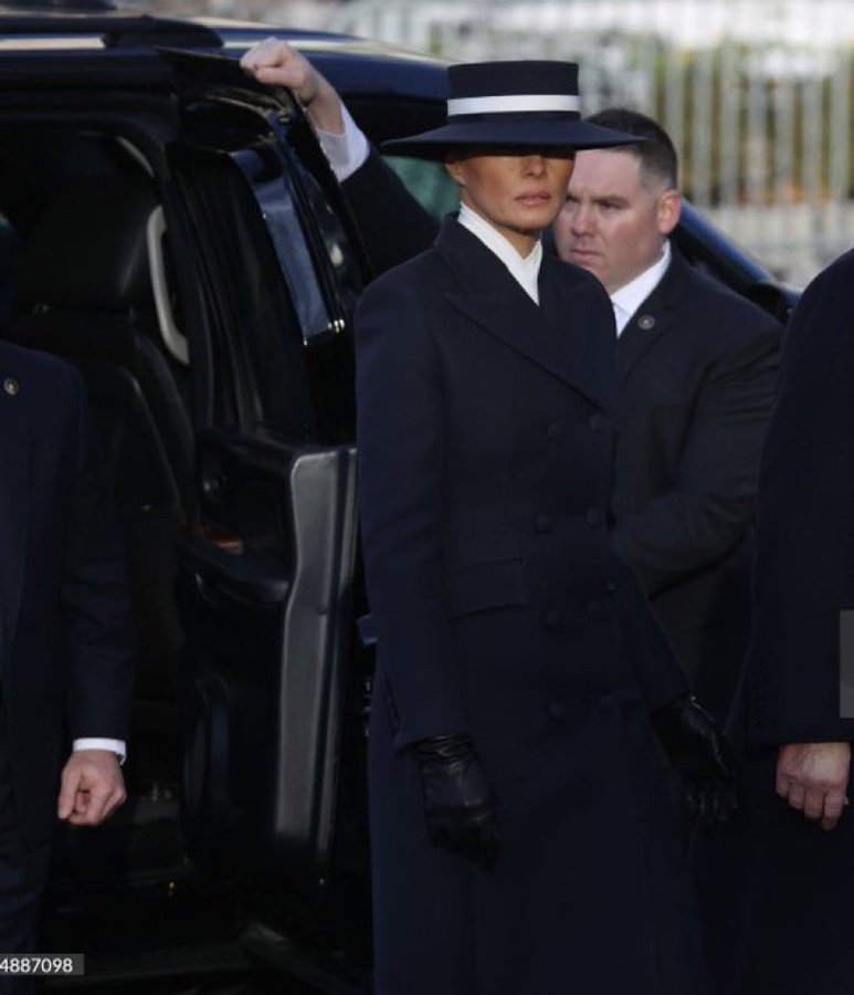 nyplatform2024's tweet photo. @mitchellvii @mitchellvii ☕️🫡 @BarbaraVonBauer 😊says, @MELANIATRUMP  is Simply Irresistible to American Males , as our #ForeverFirstLady > https://t.co/iTkEfrItg3 https://t.co/Lv3YLMdriy