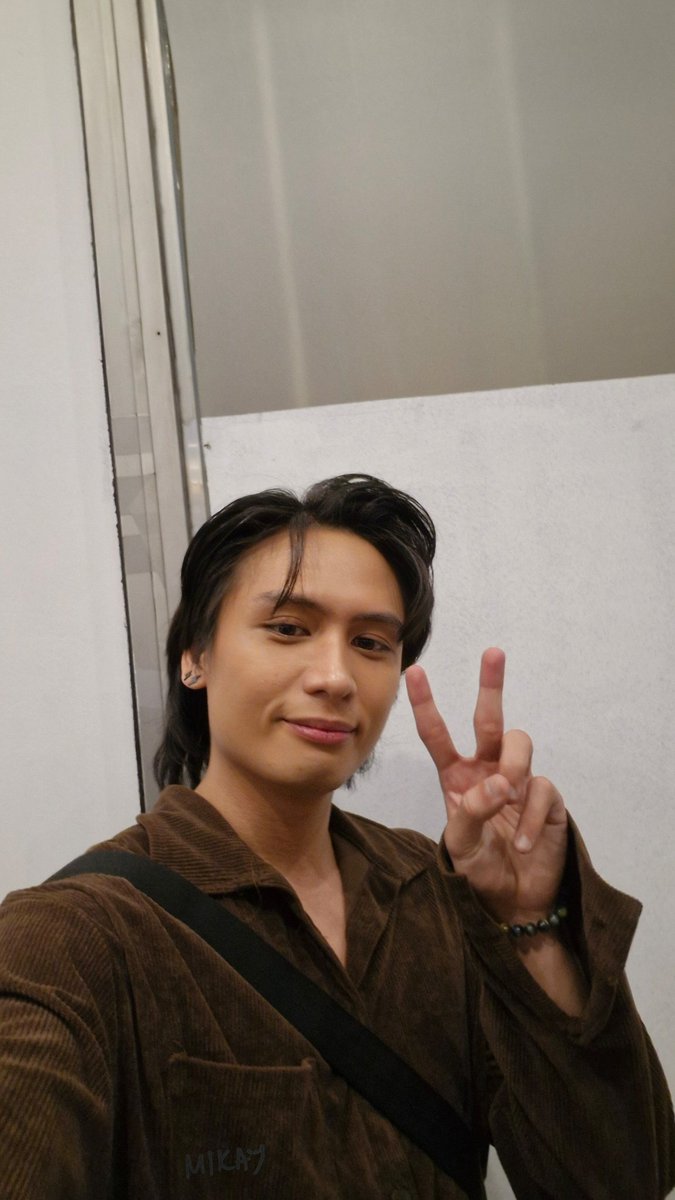 mikaydaily_'s tweet image. [SELFIE]
📅 012125
📍Magic 89.9

J 🤎✨️

1ST ONE BOYS NIGHT OUT
@1stoneOfficial #1stOne
#1stOne_WalaNgIba #Magic899