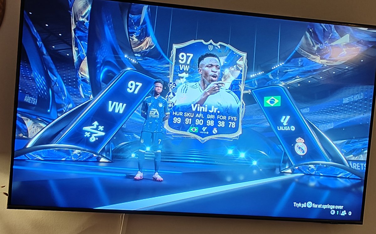 itsKlovan's tweet photo. @Jake_FutTrading Nothing from 10x83+ but got this gem from 5x83+ attackers pack https://t.co/UYVD94GsMH