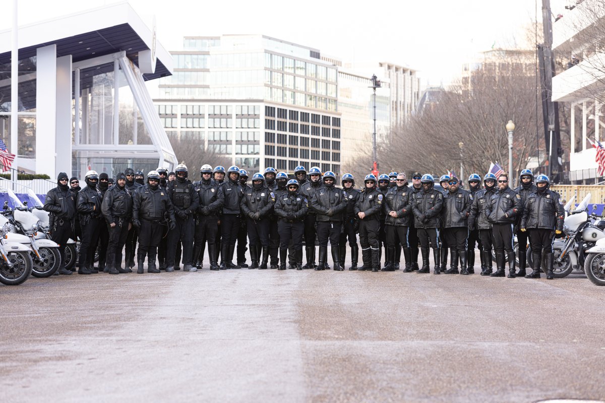 SecretService's tweet image. We couldn't be prouder of our personnel as they stand dedicated to ensuring the safety and security of everyone during this year's 60th Presidential Inauguration.