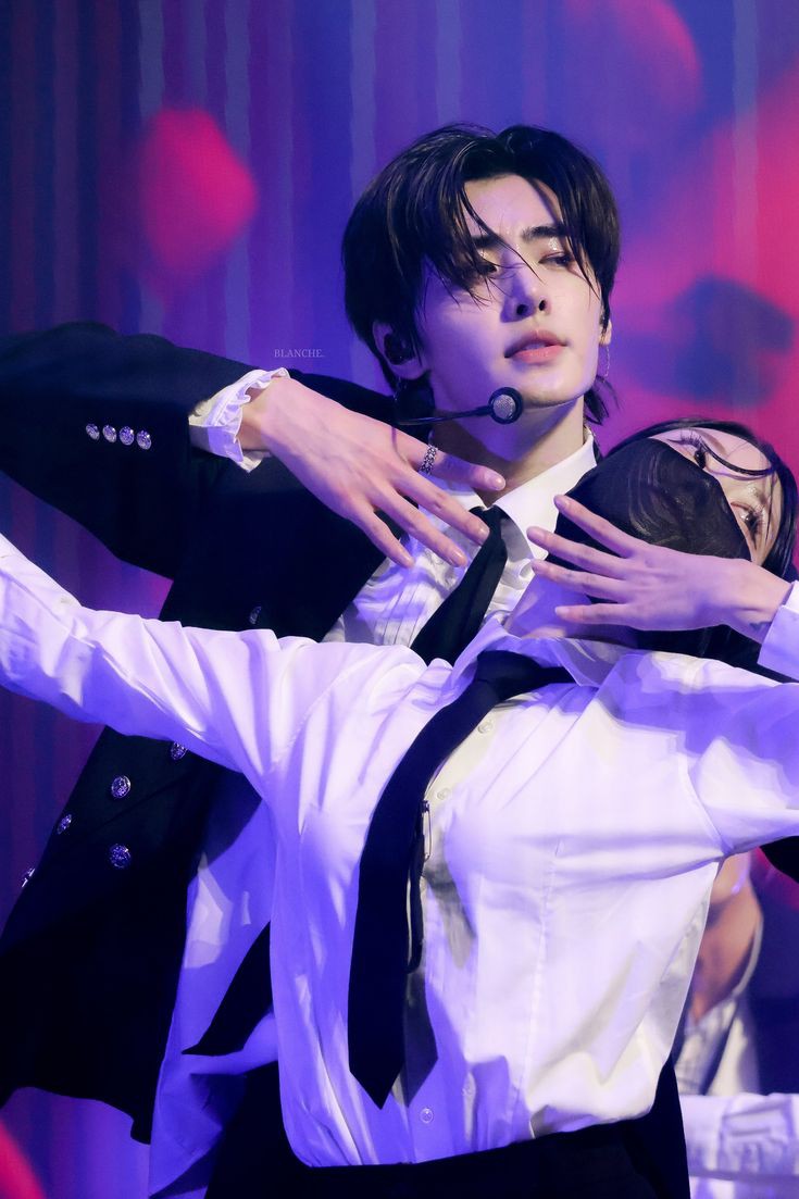 Sunghoon and his expressions game
- a thread