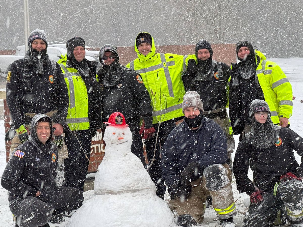Having ourselves a little snow day fun but always ready when duty calls. Stay safe and enjoy the snow! ❄️🔥 
P.S What we using for sleds? Crawfish trays? Trashcan lids?
#FireDistrict2