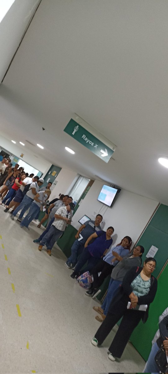 Liznoopy3's tweet photo. @Tu_IMSS quiero reportar que en el área de laboratorio del Hospital Regional 3 en Cancún son las 10:28 AM y no han abierto para dar citas. Se supone que deben empezar a las 10:00 !! Desde el viernes estoy tratando de sacar cita y nomás no. Empiezan tarde y cierran a su hora https://t.co/MEggtZV75A
