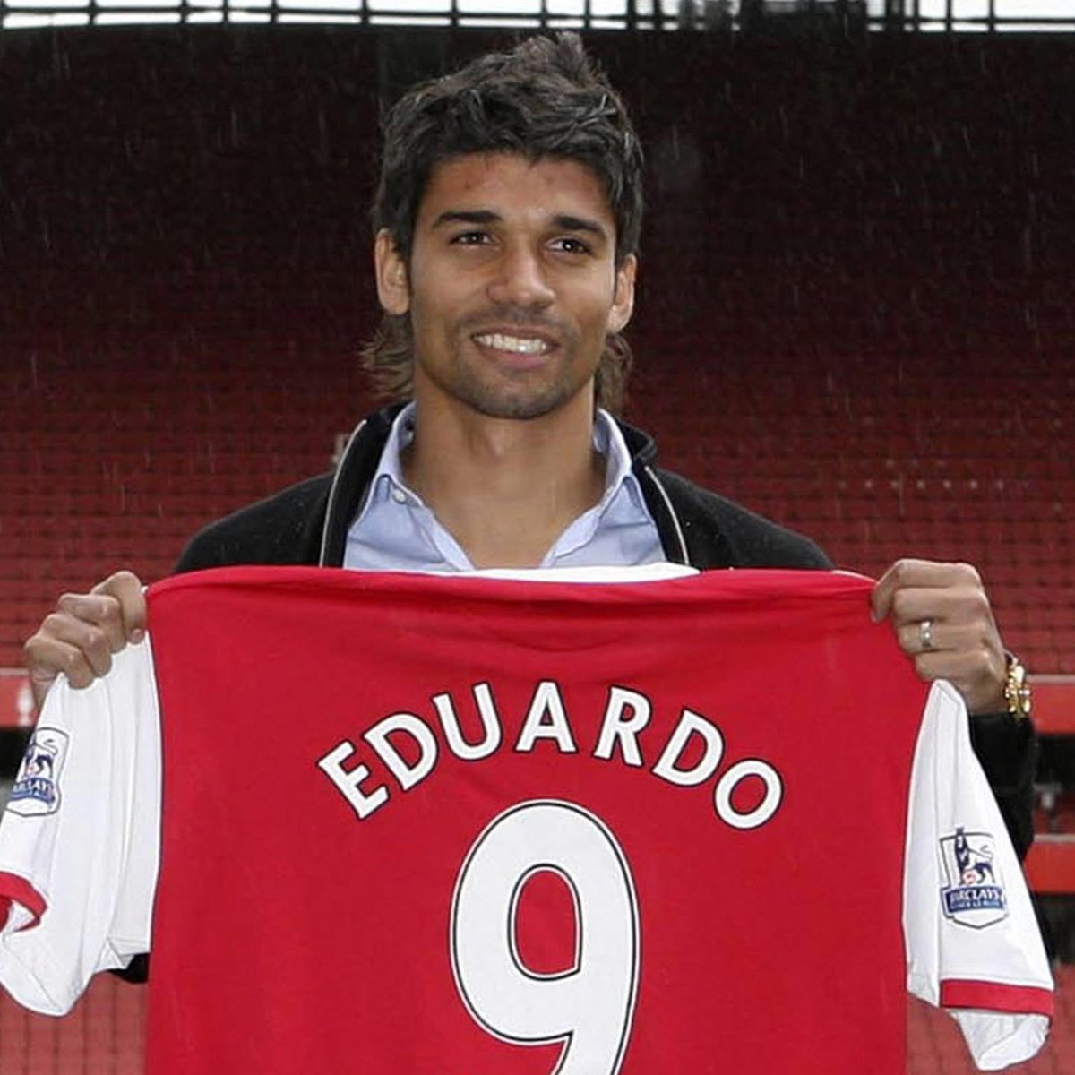 Mikel Artetan Eduardo da Silva being here: "We didn't play together but he's a familiar face with a specific history, certain moments as well. He became very important and loved here." [<a href="/TomCantonMedia/">Tom Canton</a>]